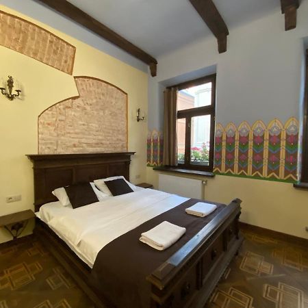 Апартаменти Королівські На Вулиці Лесі Українки 19 Leópolis Exterior foto