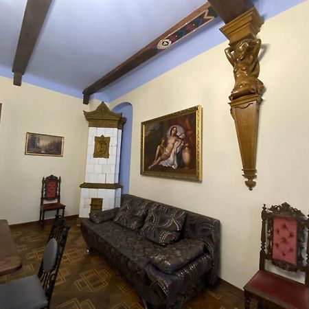 Апартаменти Королівські На Вулиці Лесі Українки 19 Leópolis Exterior foto