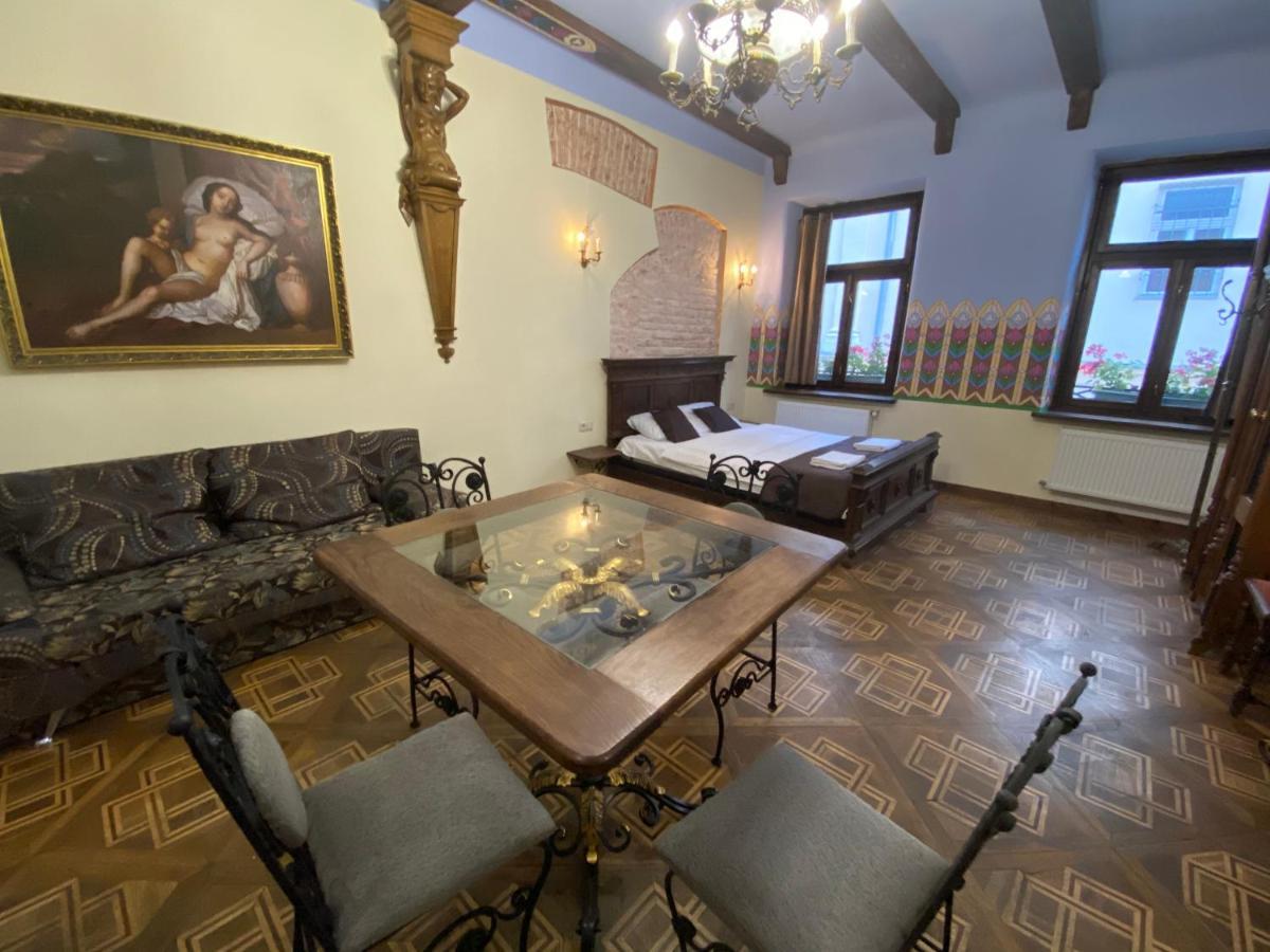 Апартаменти Королівські На Вулиці Лесі Українки 19 Leópolis Exterior foto