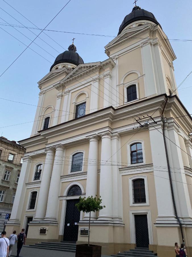 Апартаменти Королівські На Вулиці Лесі Українки 19 Leópolis Exterior foto