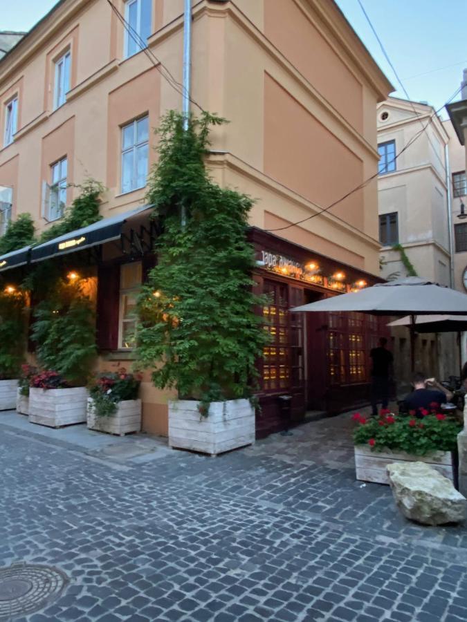 Апартаменти Королівські На Вулиці Лесі Українки 19 Leópolis Exterior foto