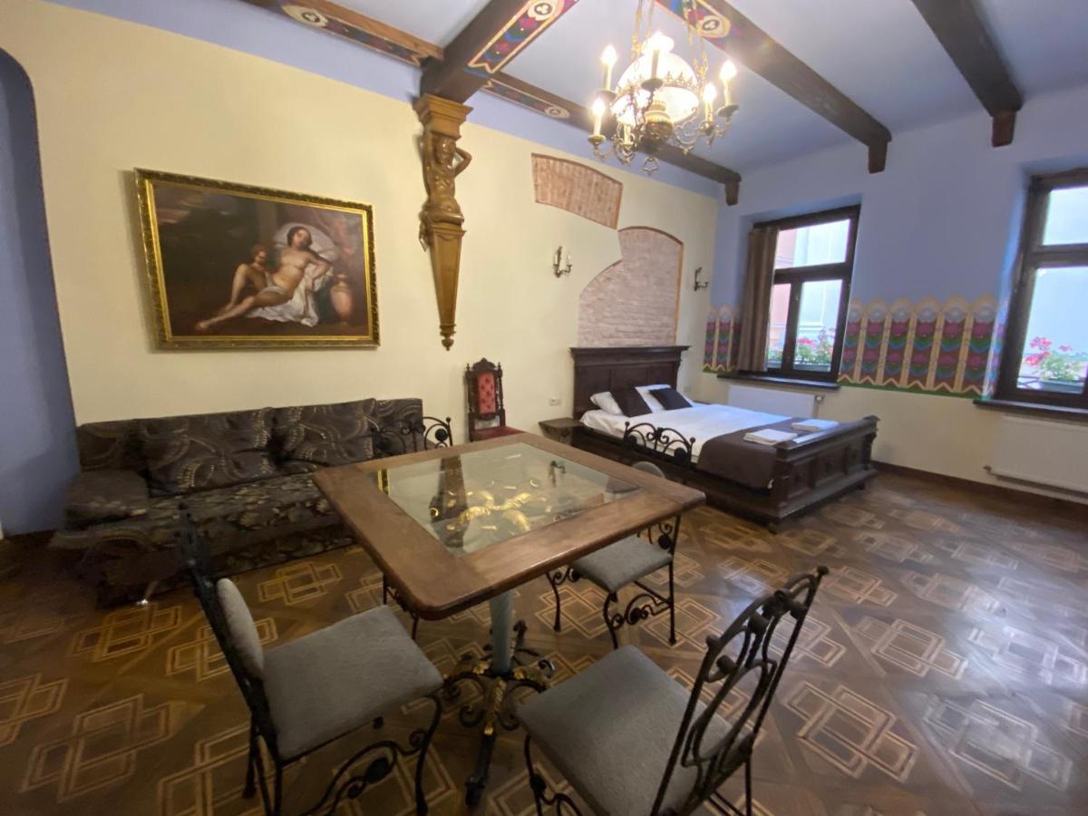 Апартаменти Королівські На Вулиці Лесі Українки 19 Leópolis Exterior foto
